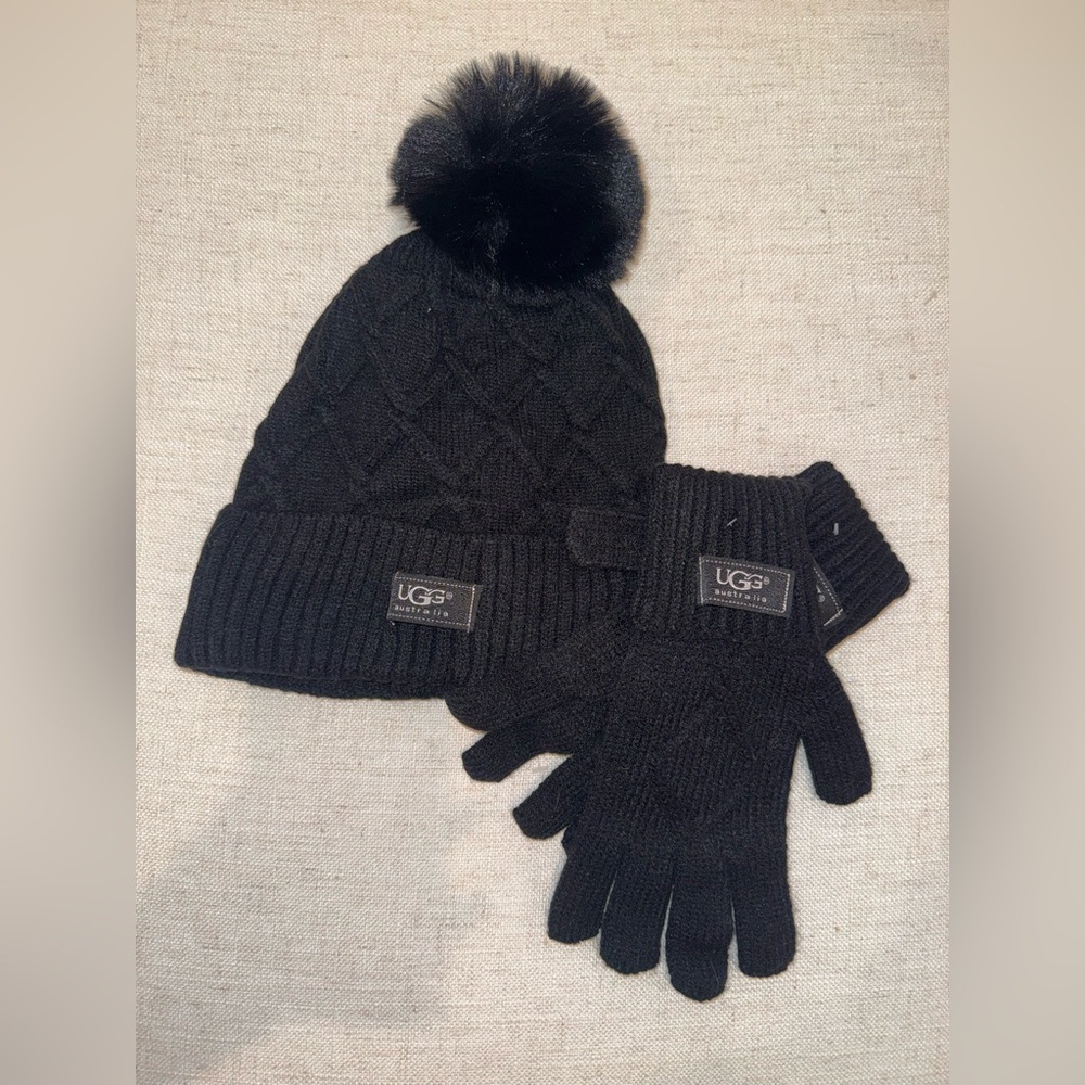 UGG hat and gloves